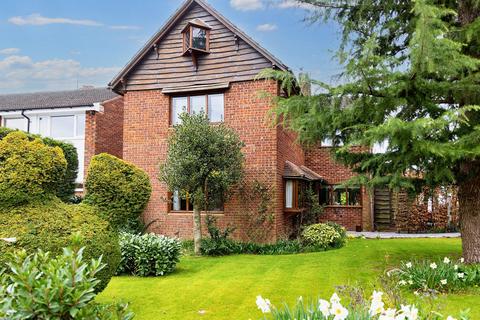 4 bedroom detached house for sale, Stonebow Road, Drakes Broughton, WR10