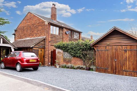4 bedroom detached house for sale, Stonebow Road, Drakes Broughton, WR10