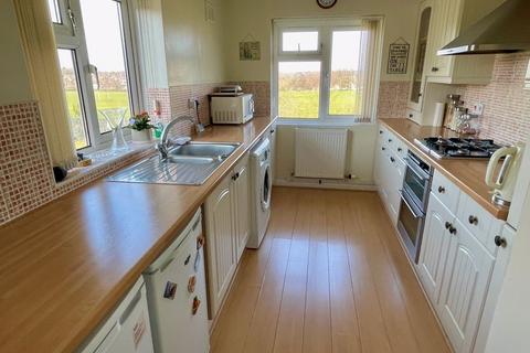 2 bedroom apartment for sale, Esher Road, Kingstanding, Birmingham, B44 9QJ