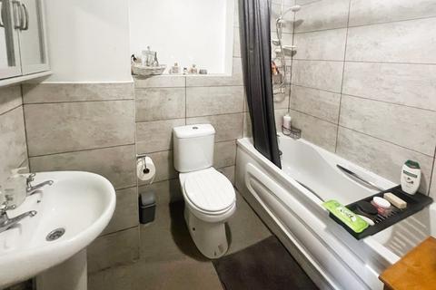 2 bedroom apartment to rent, Royal Court Drive, Bolton