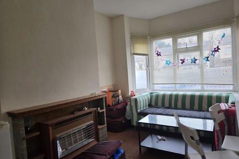 3 bedroom semi-detached house to rent, Gibbins Road, Selly Oak, Birmingham, B29 6QP