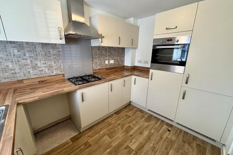3 bedroom semi-detached house to rent, Elderflower Close, Mickleover