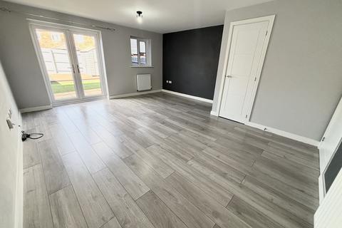 3 bedroom semi-detached house to rent, Elderflower Close, Mickleover