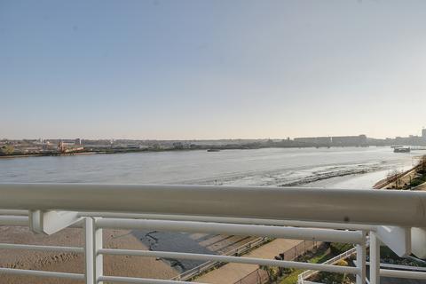 1 bedroom apartment to rent, Barrier Point Road Silvertown E16