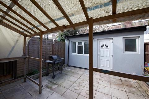 House share to rent, Atkinson Road, Custom House, London, E16