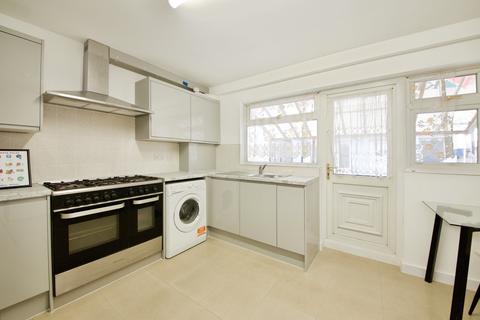 House share to rent, Atkinson Road, Custom House, London, E16