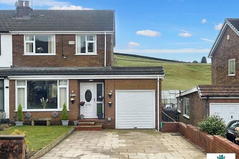 38 Clough Road, Shaw, Oldham, OL2 8QD