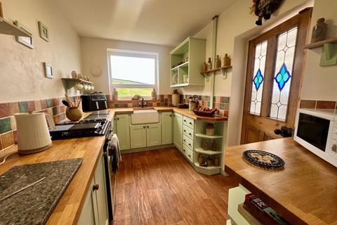 38 Clough Road, Shaw, Oldham, OL2 8QD