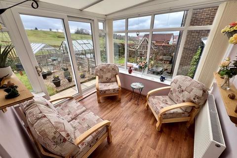 38 Clough Road, Shaw, Oldham, OL2 8QD