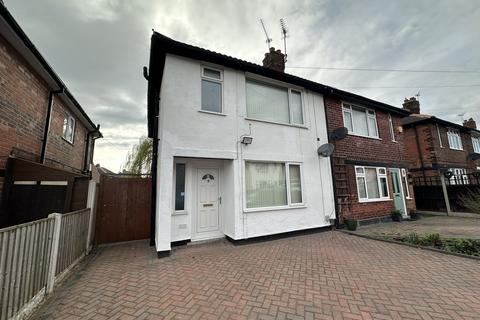 3 bedroom semi-detached house to rent, Mottram Road, Beeston