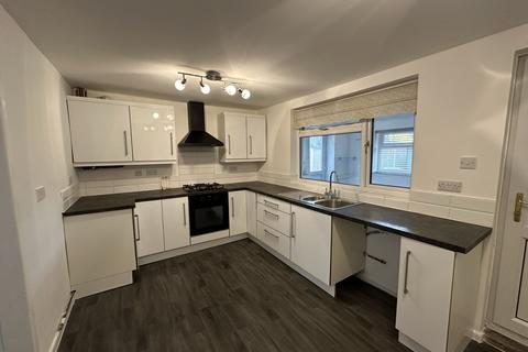 3 bedroom semi-detached house to rent, Mottram Road, Beeston