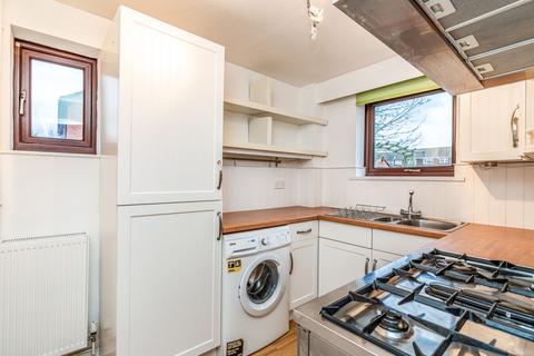 1 bedroom terraced house to rent, Netley Abbey