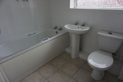 2 bedroom apartment to rent, Warwick Road, Wallsend NE28