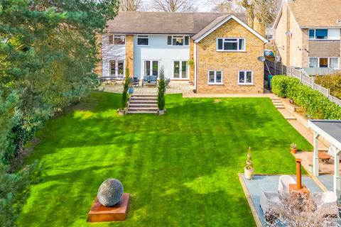 4 bedroom detached house for sale, 6 North Ride, Welwyn Village, Hertfordshire, AL6