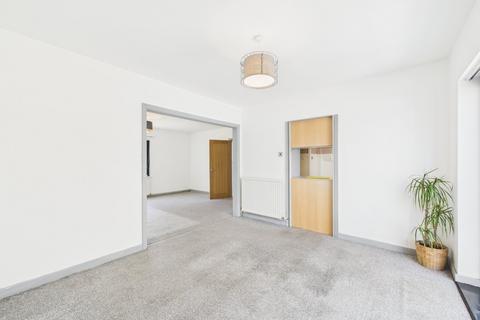 73 Hallow Road, Worcester, WR2 6DE