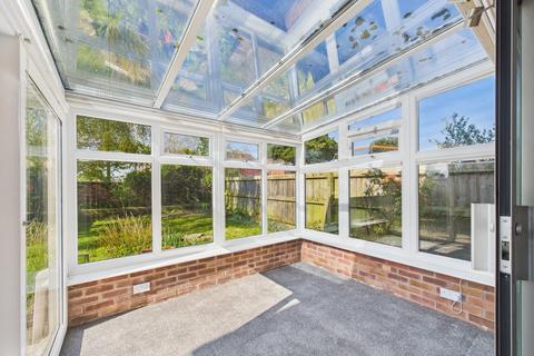 73 Hallow Road, Worcester, WR2 6DE
