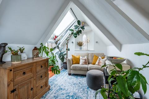 Second Floor Flat, 50 College Road, Clifton, Bristol, BS8 3HX