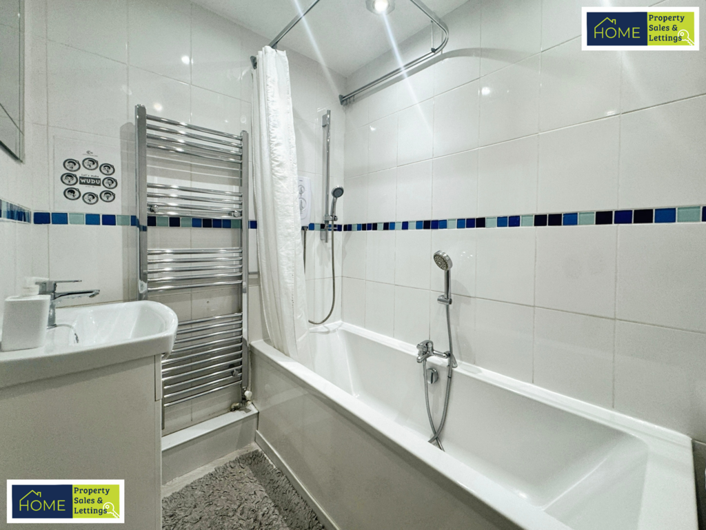 73 Beaumont Walk, Leicester, LE4 0 PP