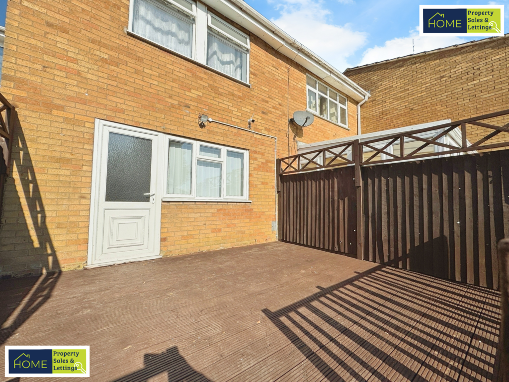 73 Beaumont Walk, Leicester, LE4 0 PP