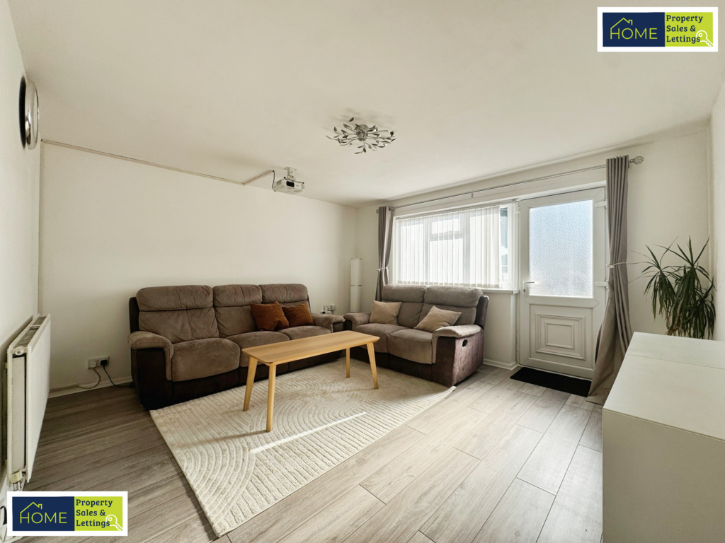 73 Beaumont Walk, Leicester, LE4 0 PP