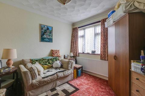 85 Buxton Lane, Caterham, CR3 5HN