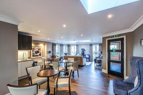 2 bedroom apartment for sale, Limpsfield Road, Warlingham, Surrey, CR6 9RL