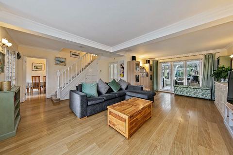 5 bedroom semi-detached house for sale, Runnymede Close, Whitton, Twickenham