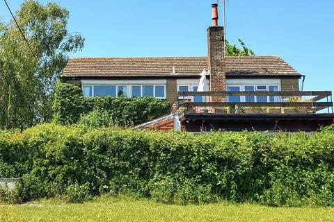 Coombe Crescent, Bury, Pulborough, West Sussex, RH20