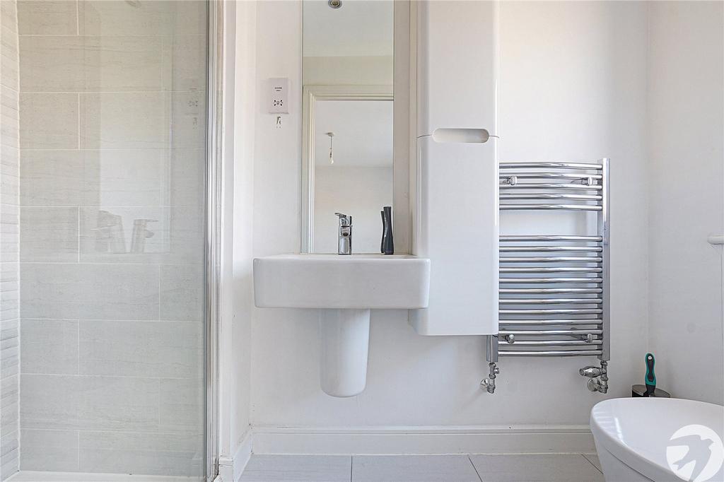 Ensuite To Bed 2