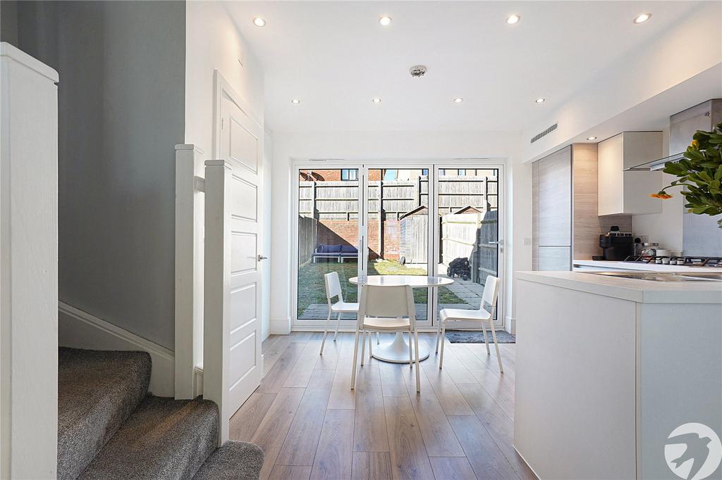 Kitchen/Dining