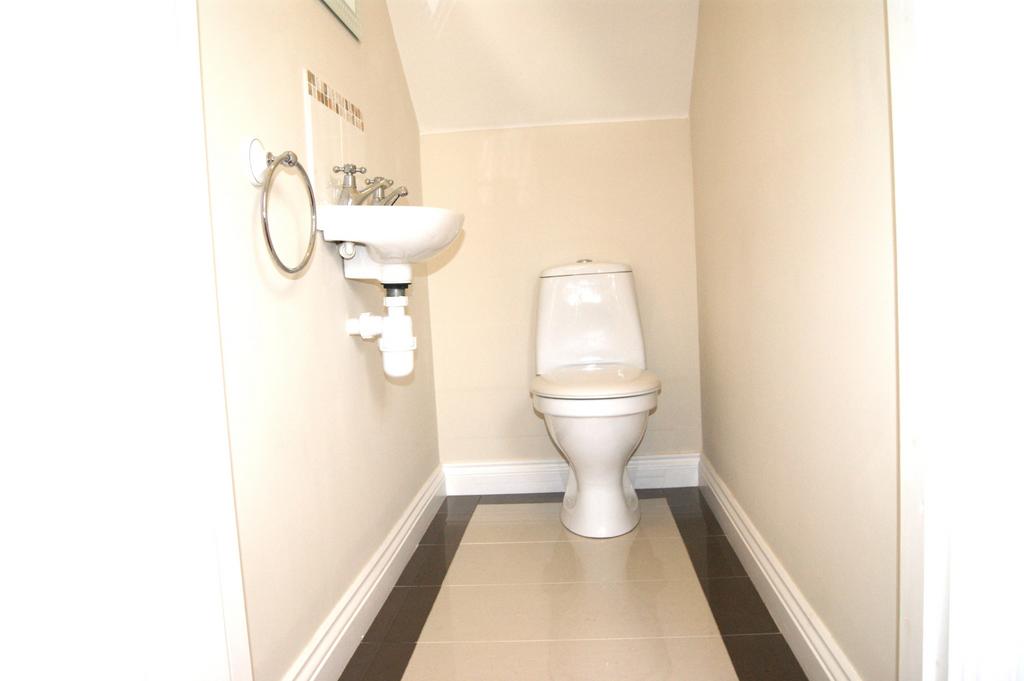 Cloakroom wc