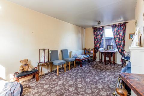 4 bedroom end of terrace house for sale, Central Road, Partington, Manchester, M31