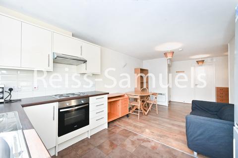 3 bedroom apartment to rent, Ambassador Square, Isle of dogs, Canary Wharf,London E14