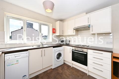 3 bedroom apartment to rent, Ambassador Square, Isle of dogs, Canary Wharf,London E14