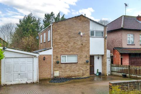 Kenilworth Road, Edgware, HA8