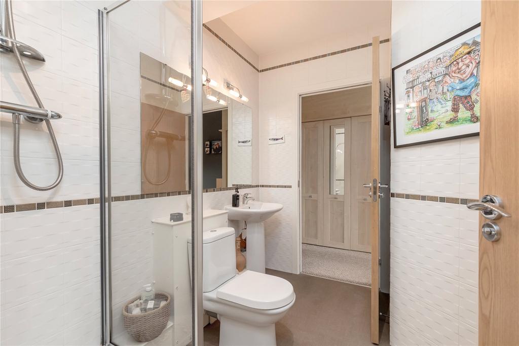 En-Suite 2