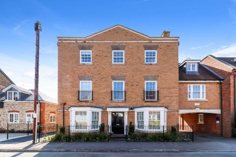 3 Blue Dragon Yard, Beaconsfield, HP9 1GW