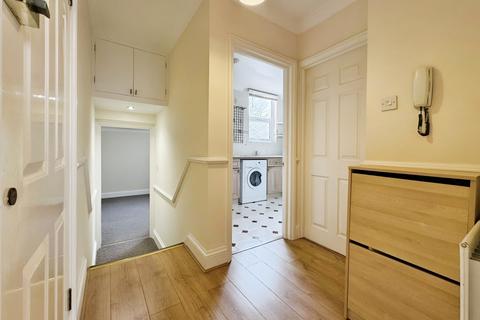 1 bedroom apartment to rent, Blythe Vale, London SE6