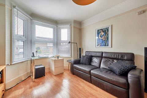 56 Warwick Road, St Albans, AL1 4DL