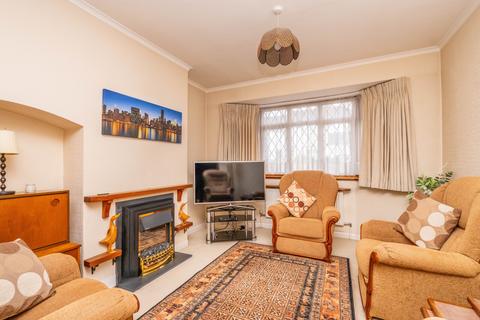 2 bedroom end of terrace house for sale, Lynmouth Avenue, Morden SM4