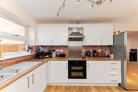4 bedroom detached house for sale, Amberley Close, Grimsby DN33