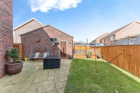 16 Amberley Close, Scartho Top, Grimsby, DN33 3TJ