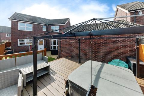 16 Amberley Close, Scartho Top, Grimsby, DN33 3TJ