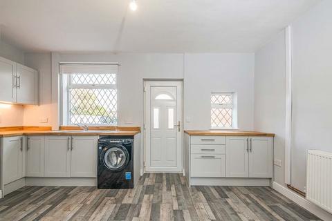 2 bedroom terraced house to rent, Leeds Road, Leeds LS26
