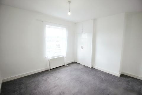 2 bedroom terraced house to rent, Leeds Road, Leeds LS26