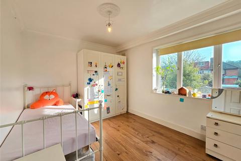 10 Chilham Road, London, SE9 4BG