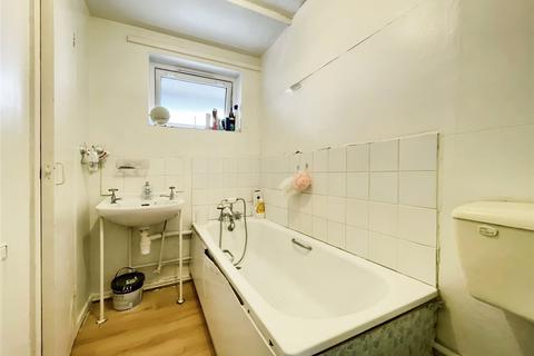 1 bedroom flat for sale, Cossall Walk, London SE15