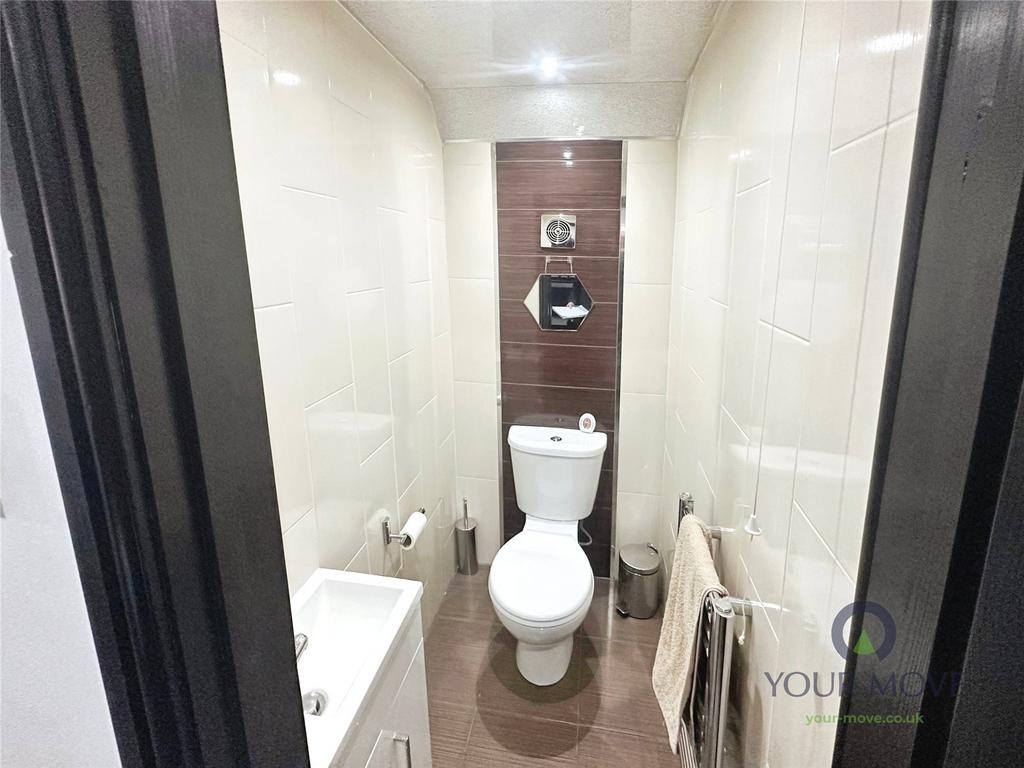 Cloak Room/Wc