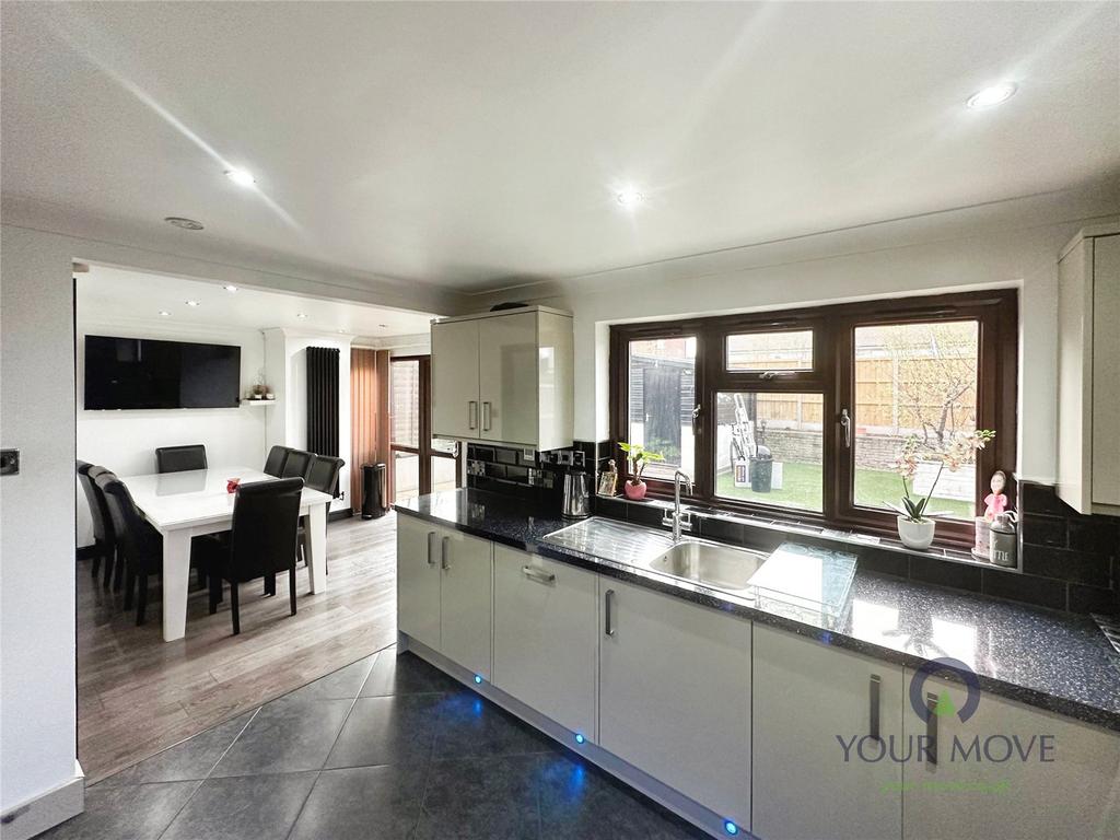 Kitchen/Diningroom