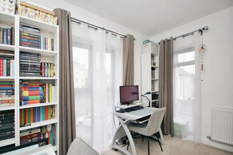 2 bedroom flat for sale, Hanham Road, Bristol BS15
